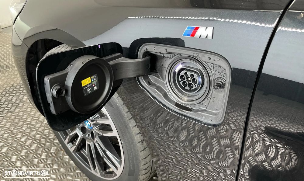 BMW 530 e Pack Desportivo M - 19