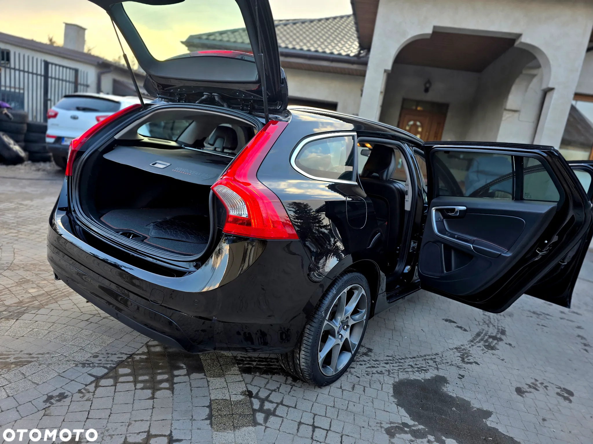 Volvo V60 D2 Ocean Race - 13