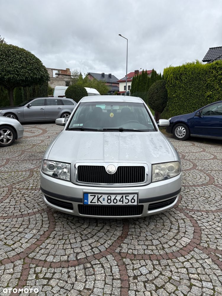 Skoda Superb 1.8 Turbo Elegance - 4