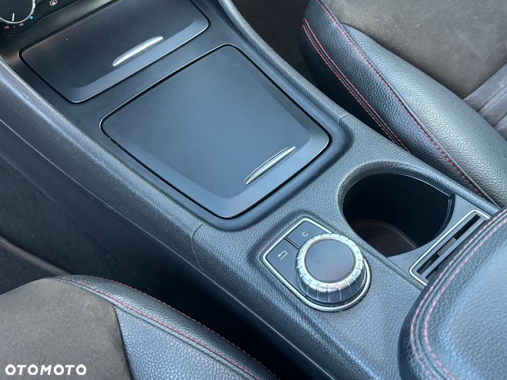 Mercedes-Benz CLA 250 7G-DCT AMG Line - 22