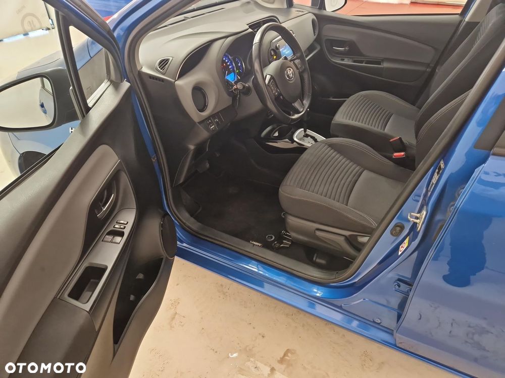 Toyota Yaris - 10