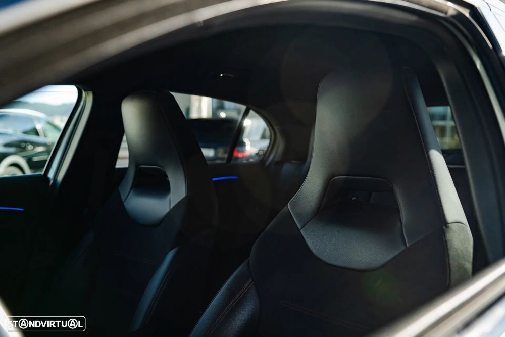 Mercedes-Benz A 180 d 7G-DCT AMG Line - 21