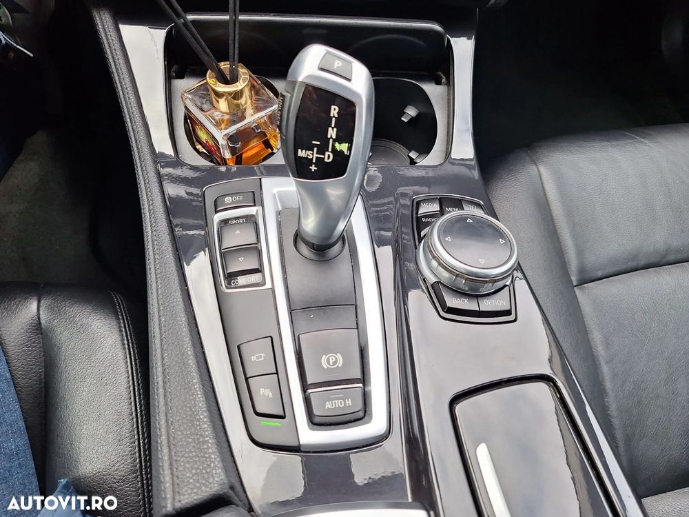 BMW Seria 5 520d Aut. - 11