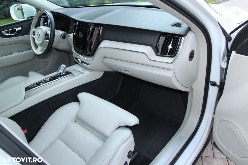 VOLVO XC60 2021 — imagine 9