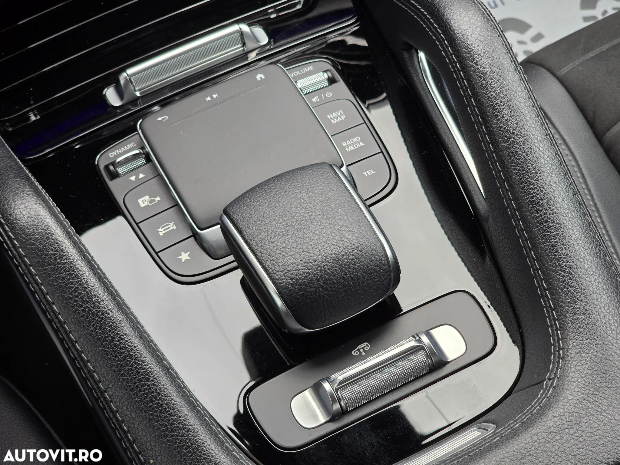 Mercedes-Benz GLE 300 d 4Matic 9G-TRONIC AMG Line - 27