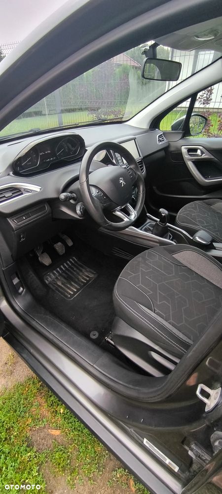 Peugeot 2008 1.2 Pure Tech Style - 6