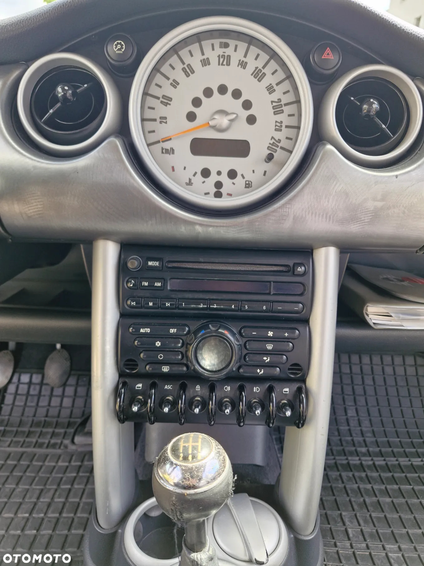 MINI Cooper Standard - 21