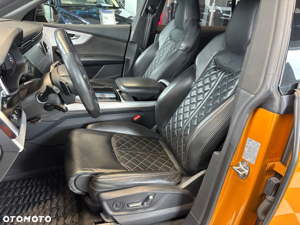 Audi Q8 - 10
