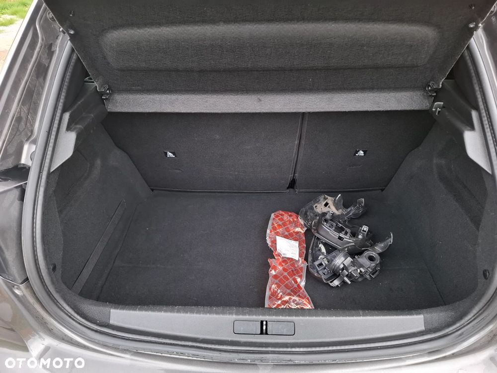Peugeot 208 1.2 T Allure S&S - 17