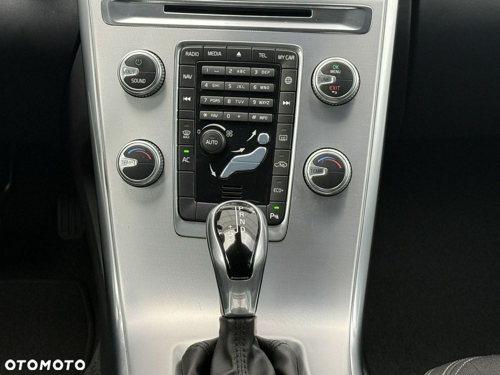 Volvo XC 60 D3 Geartronic Momentum - 17