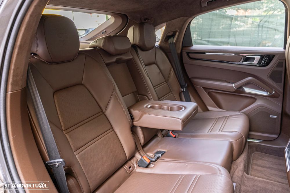 Porsche Cayenne Coupé Turbo S E-Hybrid Tiptronic S - 41