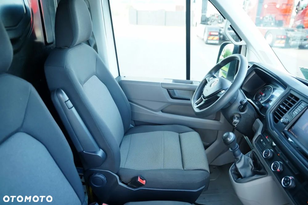 Volkswagen CRAFTER  / 2.0 D / FURGON BLASZAK / DMC: 3500 KG / 2018 ROK / SPROWADZONY / PO KONTRAKCIE SERWISOWYMN - 25