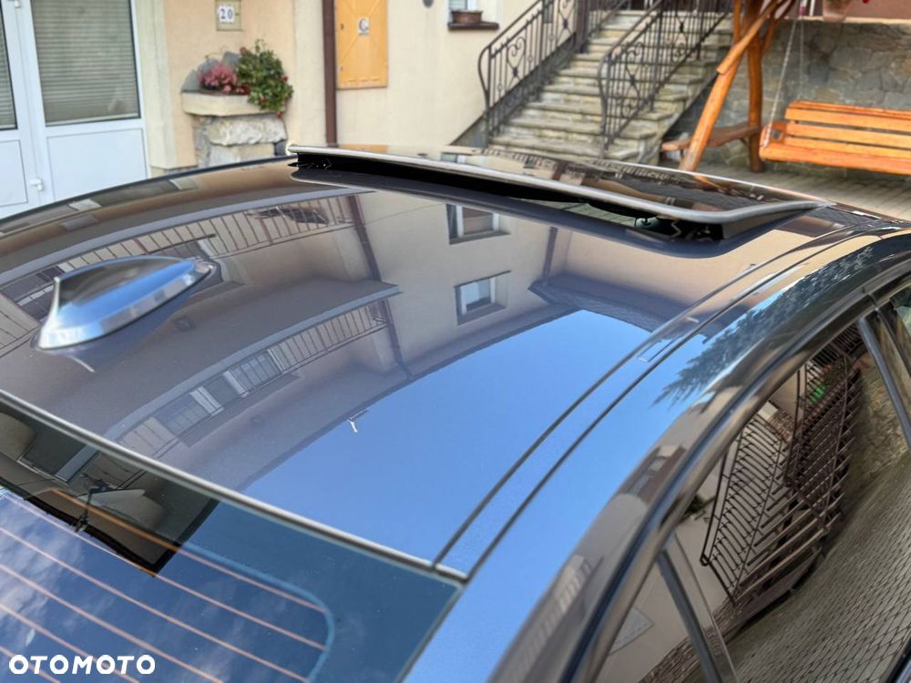 BMW Seria 3 330i xDrive Sport Line - 38