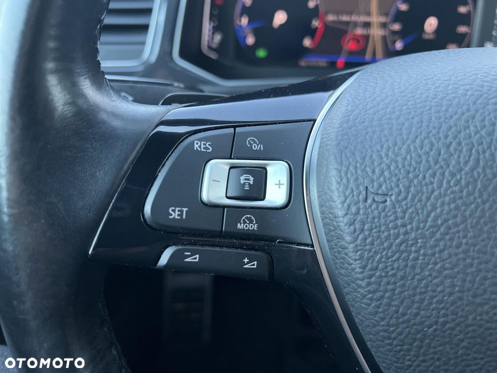 Volkswagen T-Roc - 14