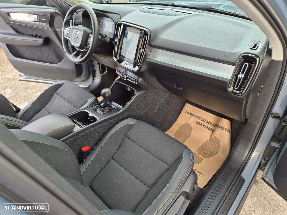 Volvo XC 40 2.0 D3 Momentum Plus - 36