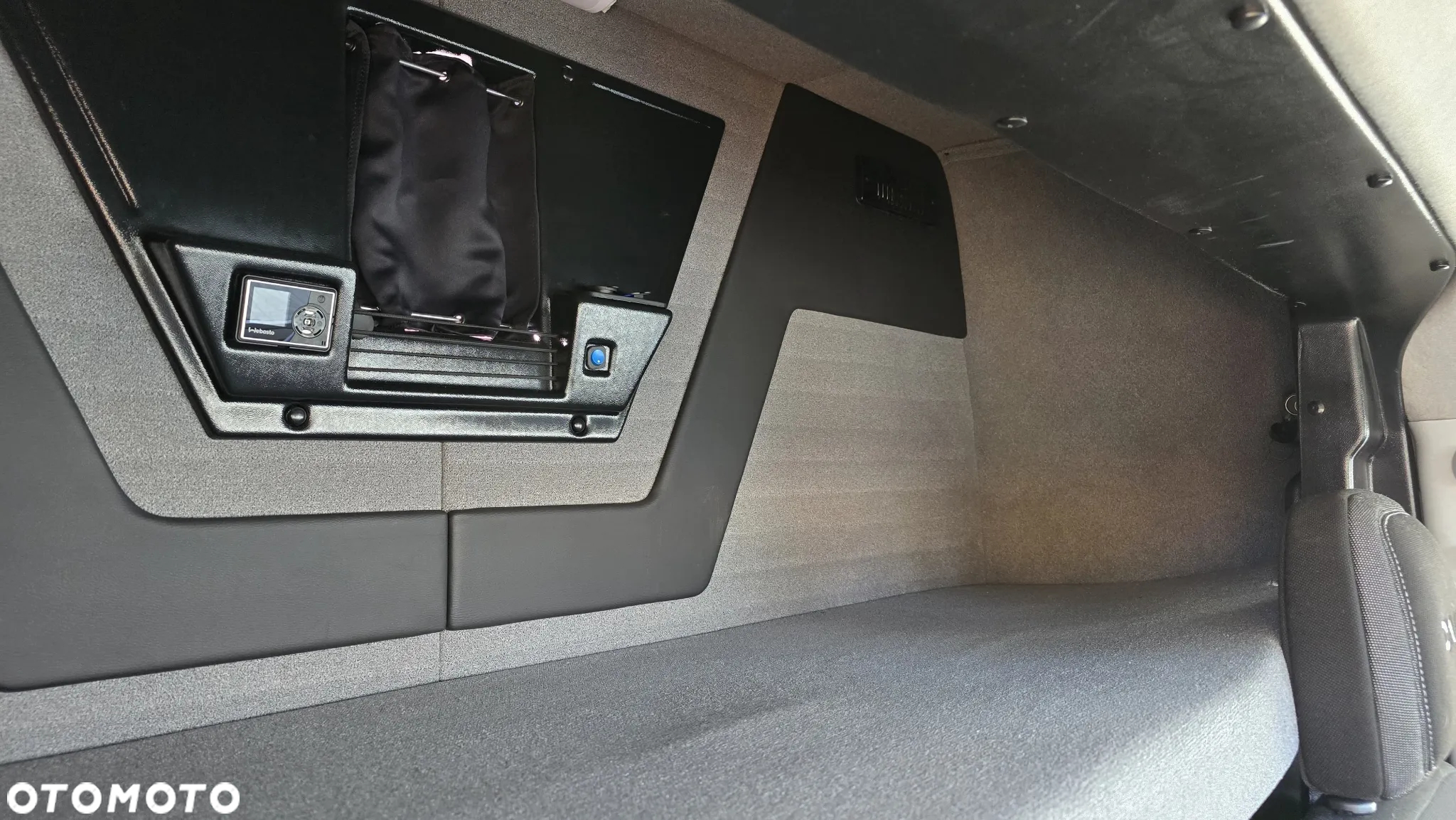 Iveco Daily Hi-Matic 35S18A8/P Digicross Webasto, LED, Sypialnia Spojkar, Pneumatyka, AUTOMAT 3.0 180KM - 28
