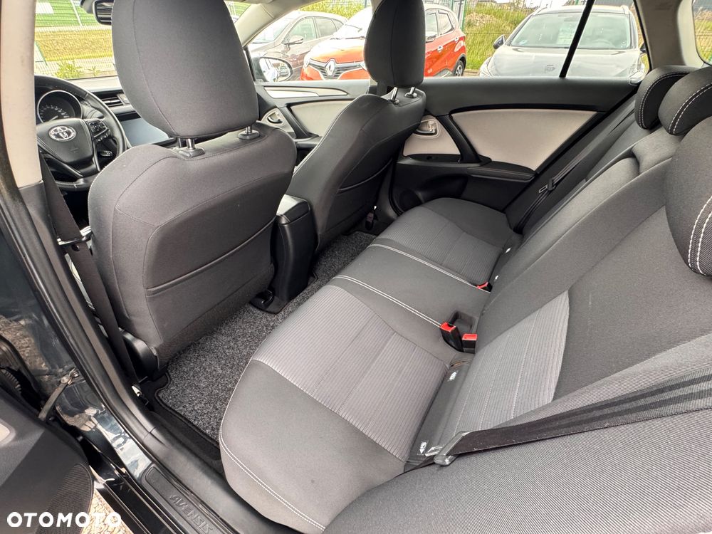 Toyota Avensis Touring Sports 1.6 D-4D Comfort - 22