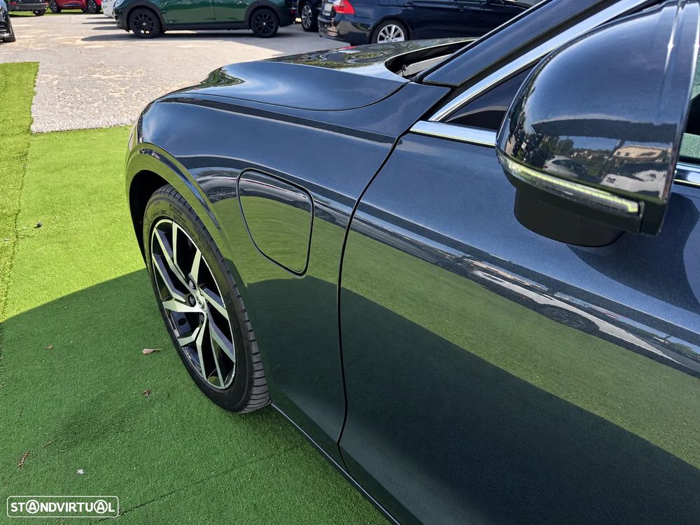 Volvo V60 2.0 T8 AWD TE Momentum Plus - 8