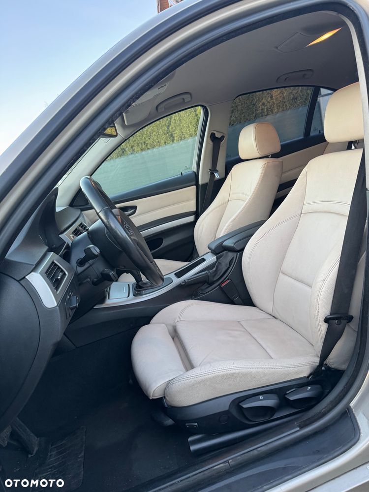 BMW Seria 3 320i Edition Exclusive - 16