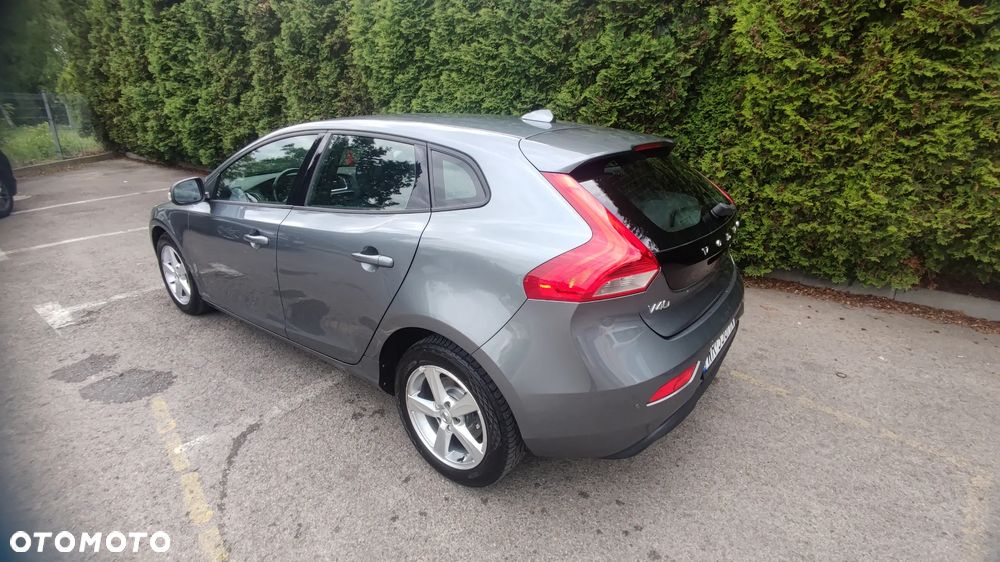 Volvo V40 D2 Drive-E Momentum - 11