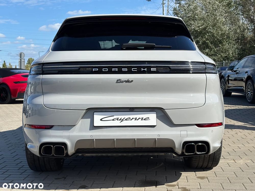Porsche Cayenne Turbo E-Hybrid PHEV - 6