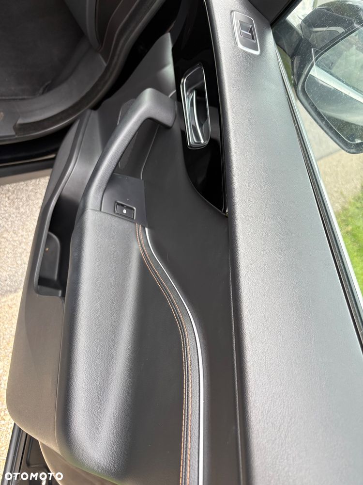 Jaguar F-Pace - 36