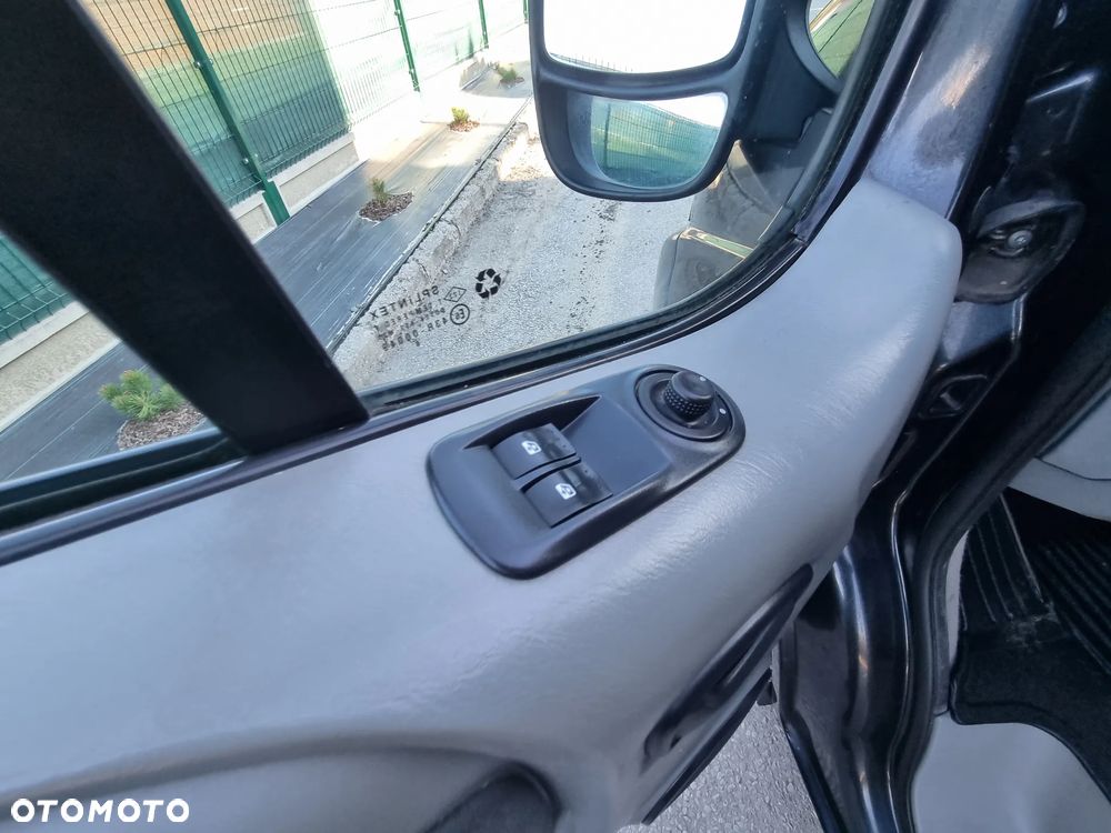 Opel Vivaro Tour - 29