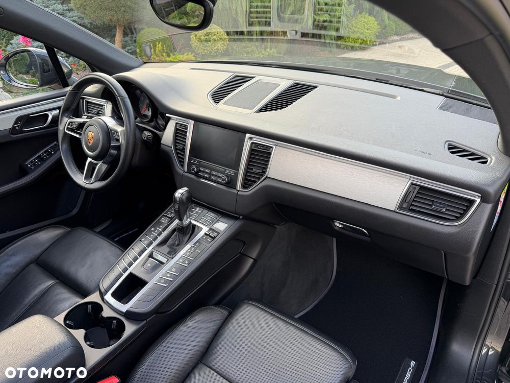 Porsche Macan S - 17