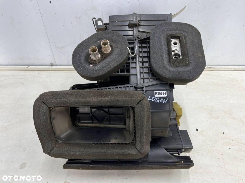 Nagrzewnica Dacia Logan MCV I 06-13r. Z KLIMATYZACJĄ obudowa chłodnicy wody parownik klimatyzacji - 1