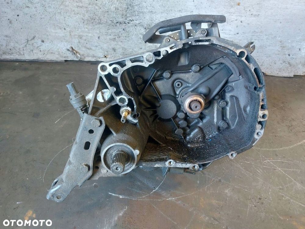SKRZYNIA BIEGÓW RENAULT CLIO II 1.9 D JB1905 - 1