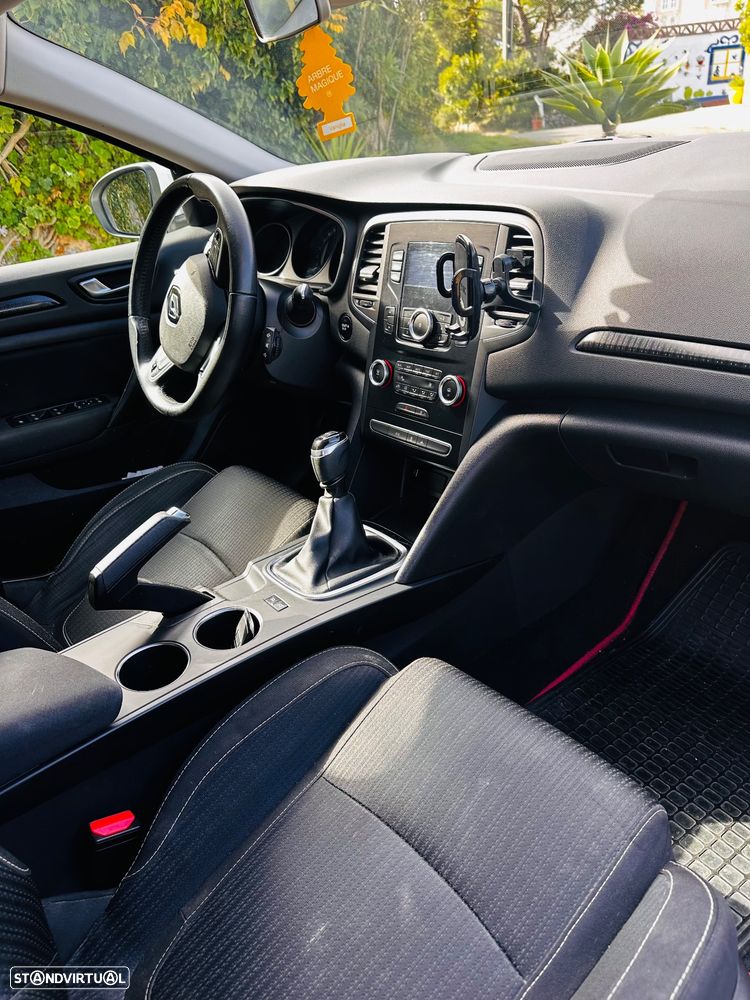 Renault Mégane 1.5 dCi Zen - 4