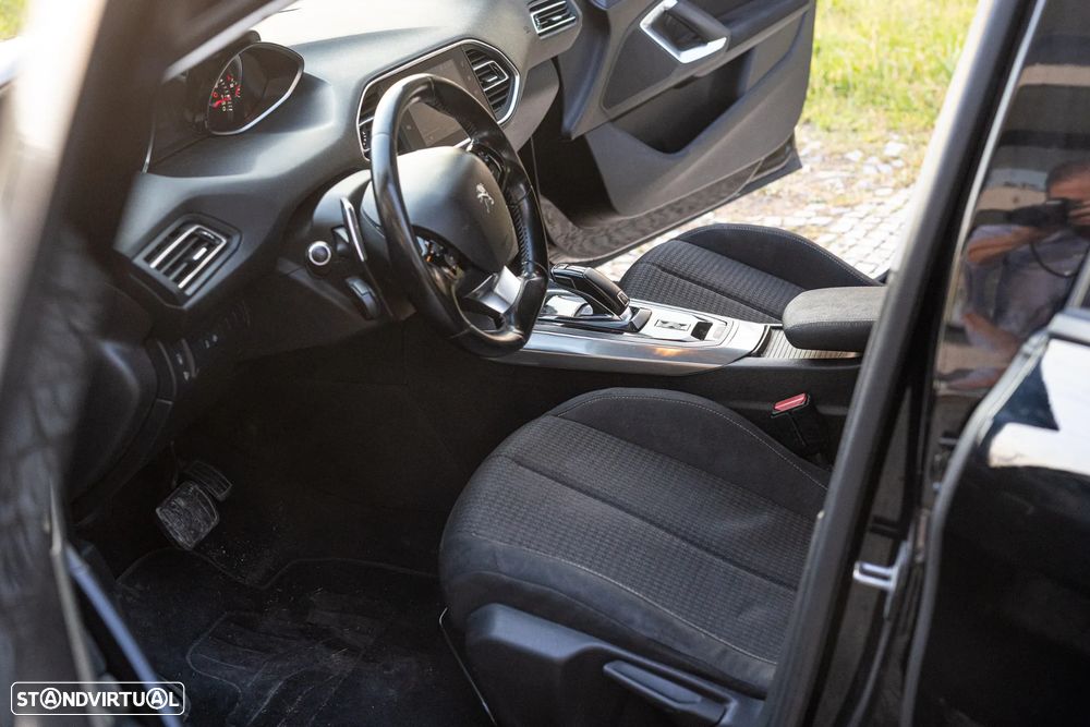 Peugeot 308 SW PureTech 130 GPF EAT8 Stop & Start Allure Business-Pack - 38