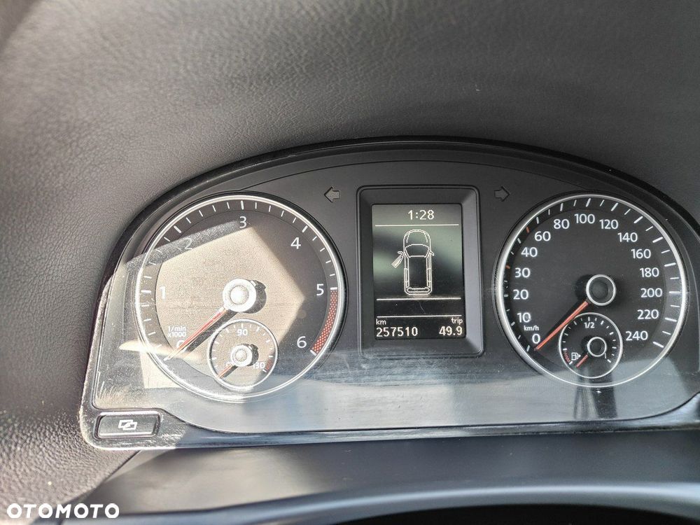 Volkswagen Touran 1.6 TDI DPF BlueMotion Technology STYLE - 9