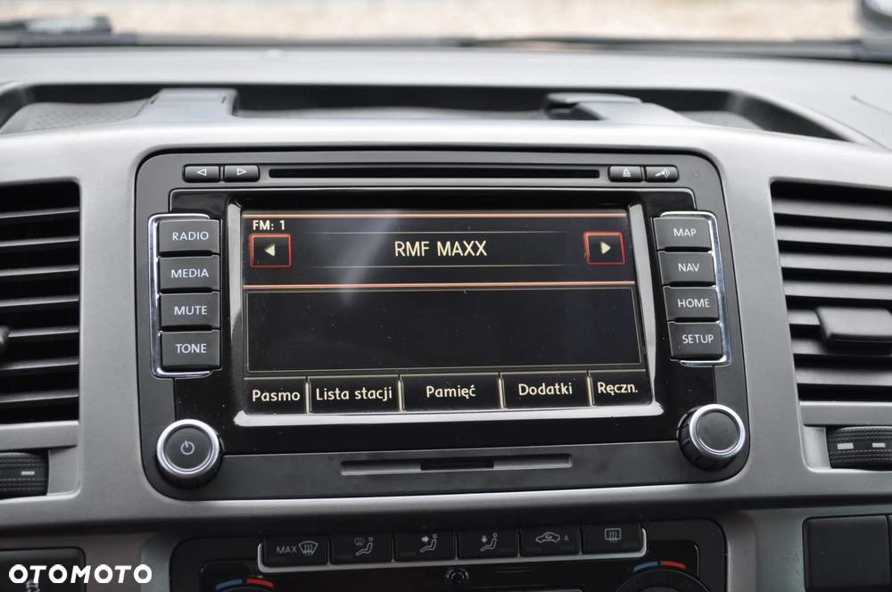 Volkswagen Caravelle - 27