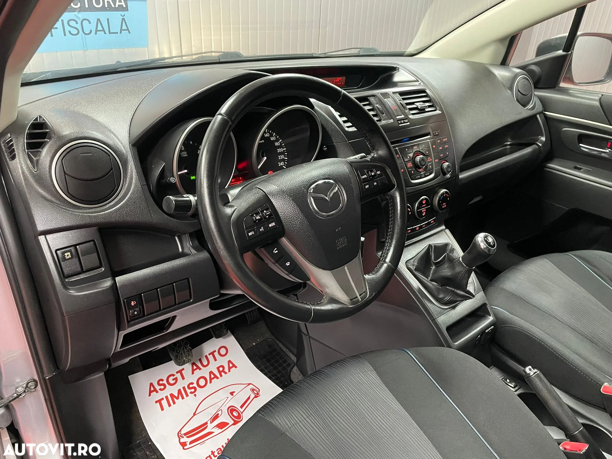Mazda 5 - 10