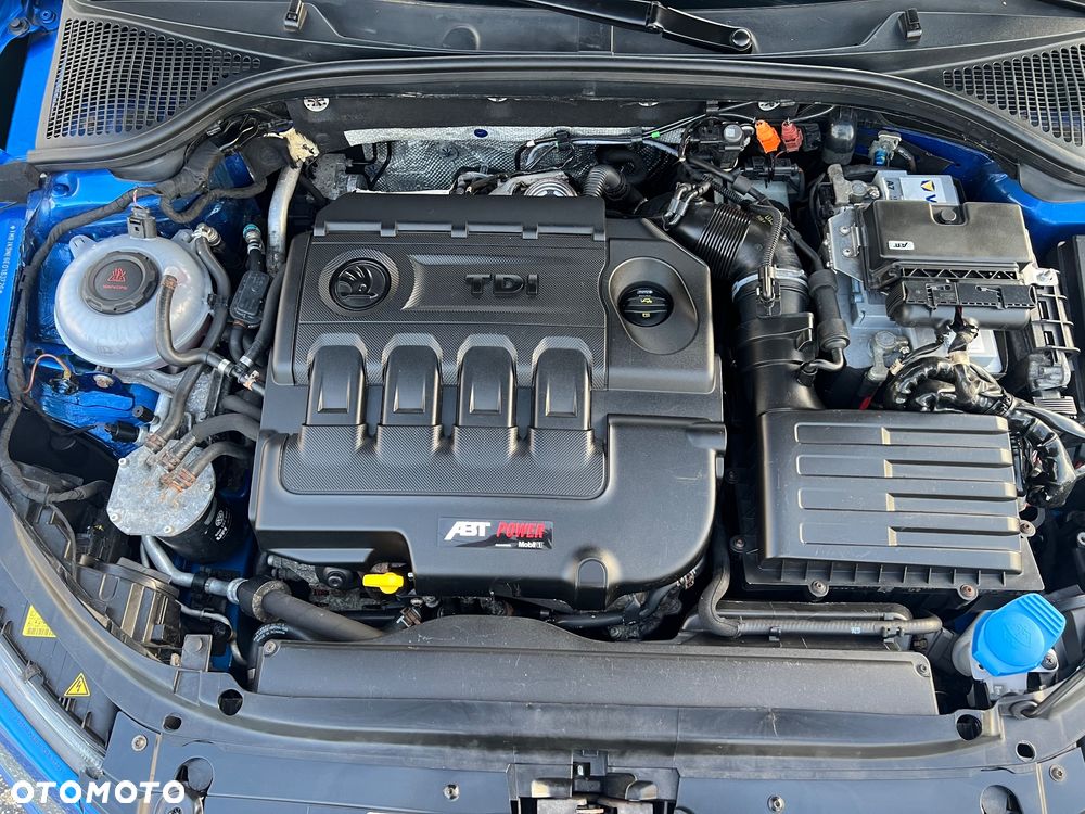 Skoda Octavia 2.0 TDI RS DSG - 38