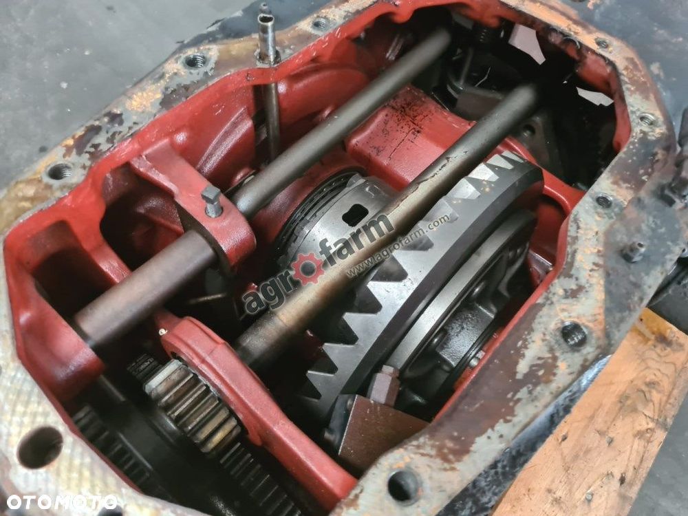 TYLNY MOST RENAULT ARES 556 0300B04 - 4