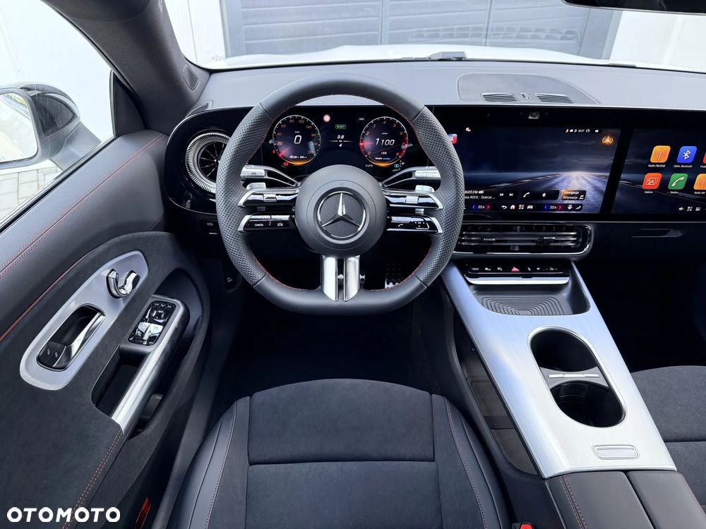 Mercedes-Benz CLA - 12