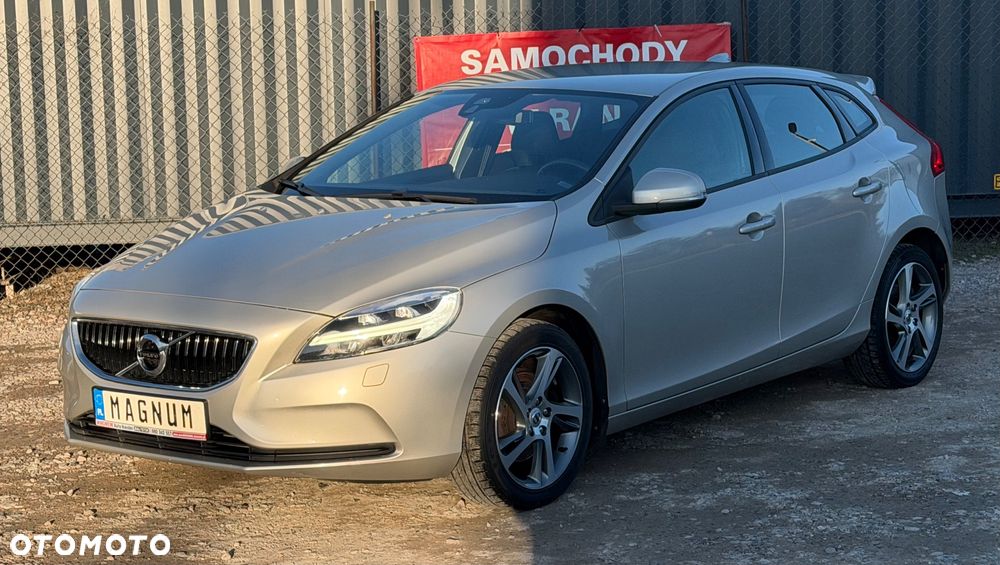 Volvo V40 D3 Momentum - 20
