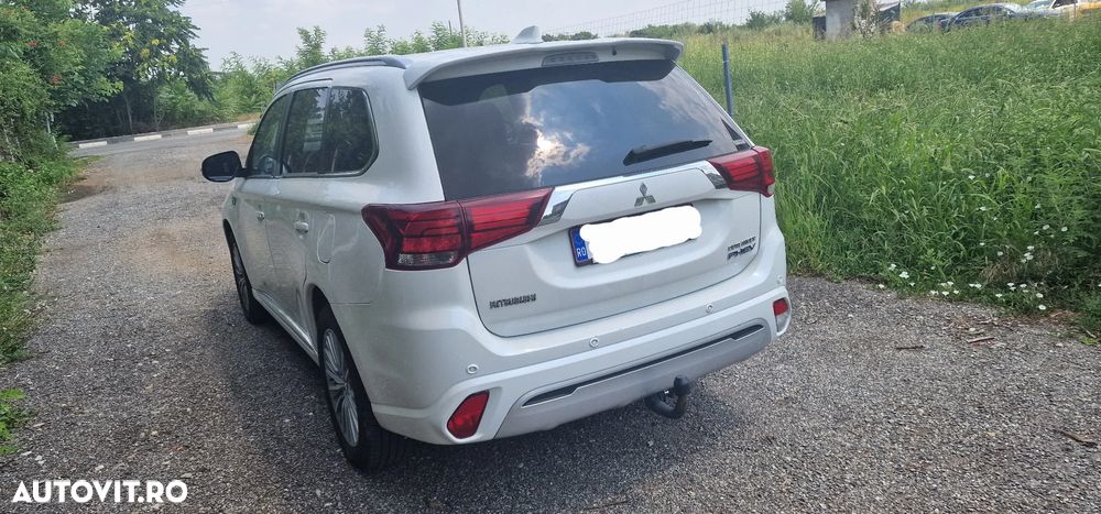 Mitsubishi Outlander PHEV 2.4 L 4X4 Instyle+ - 14