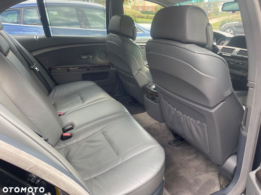 BMW Seria 7 - 17