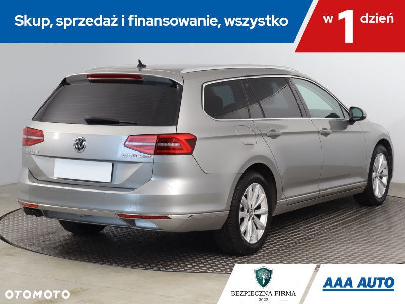 Volkswagen Passat - 6