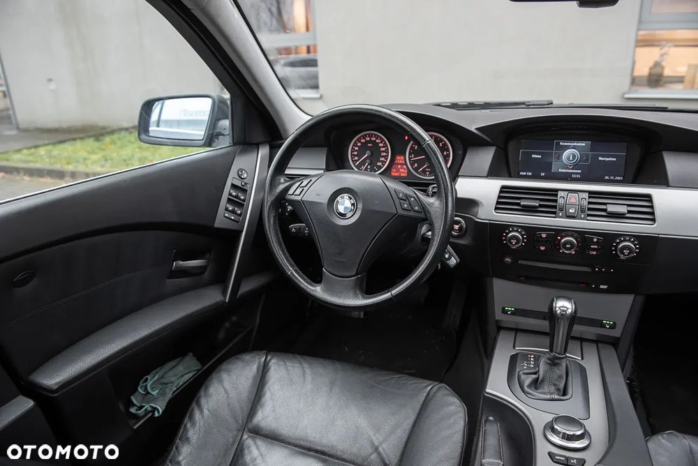 BMW Seria 5 525i - 27