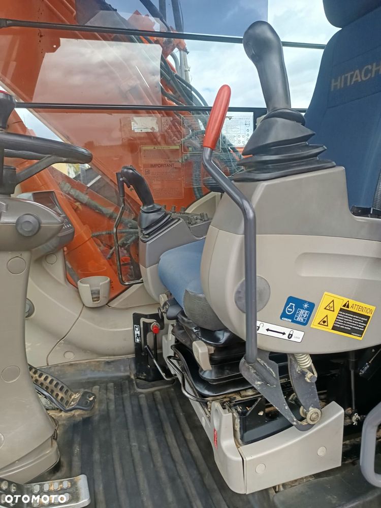 Hitachi ZX145W - 4