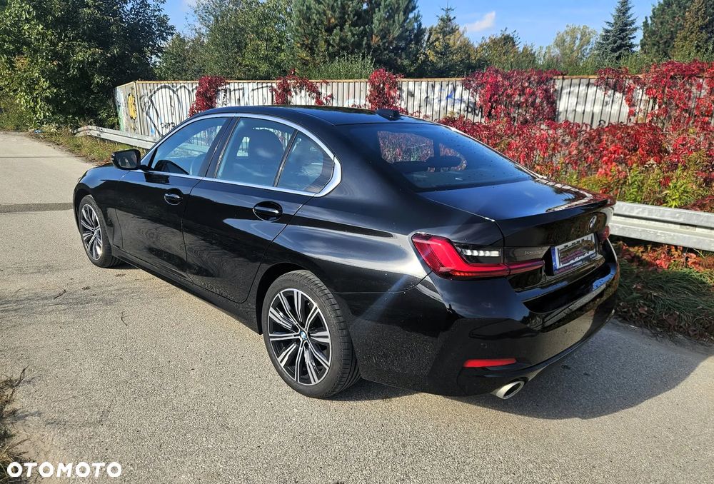 BMW 320I 2022 photo 3