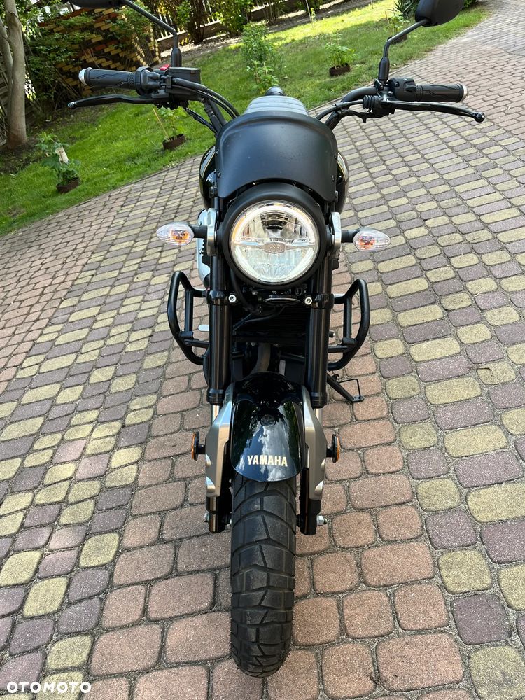 Yamaha XSR - 9