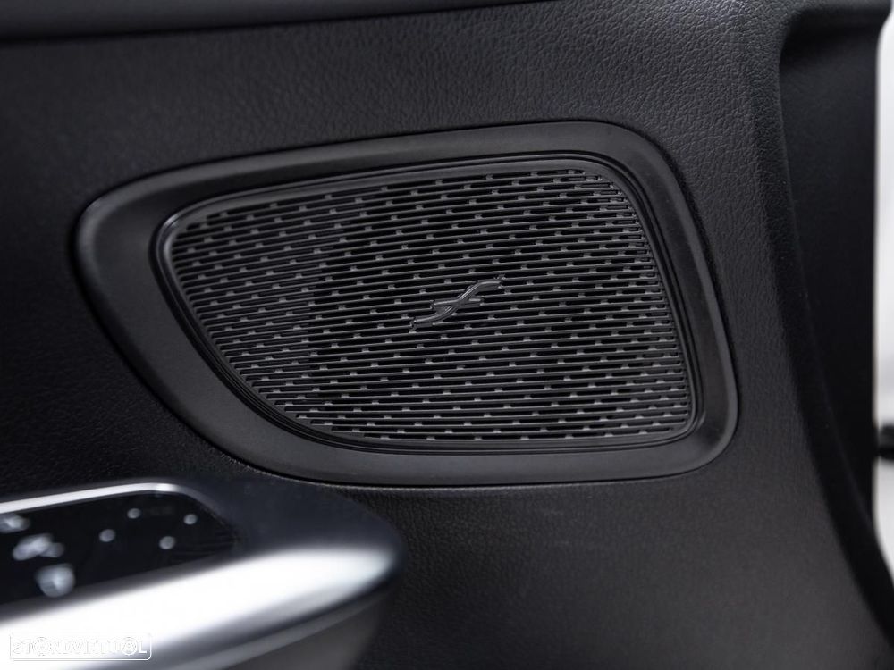 Mercedes-Benz C 300 e T 9G-TRONIC AMG Line — fotografia 16
