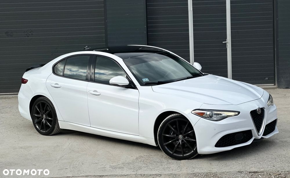 Alfa Romeo Giulia 2.0 Turbo 16V AT8-Q4 Ti - 2