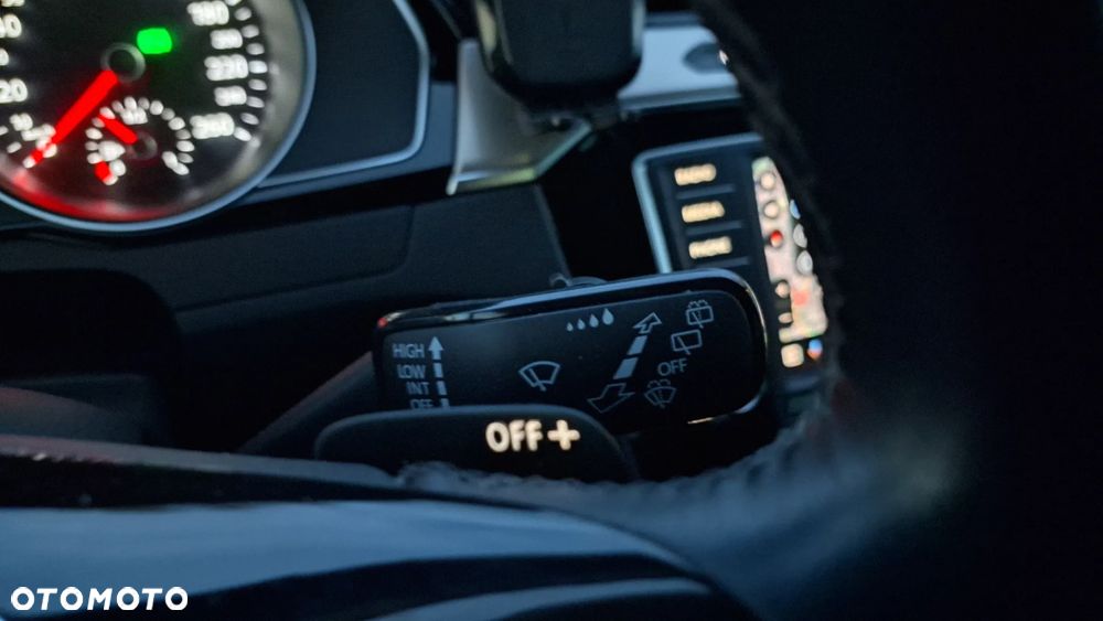 Volkswagen Passat Variant 2.0 TDI SCR 4Motion DSG (BMT) Highline - 19