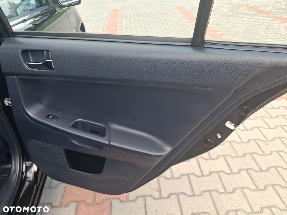 Mitsubishi Lancer 1.6 Intense - 30